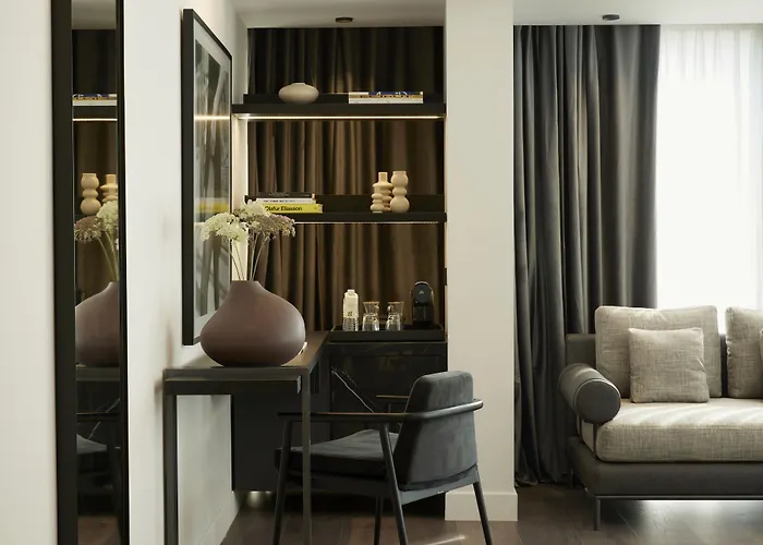 Teight Hotel